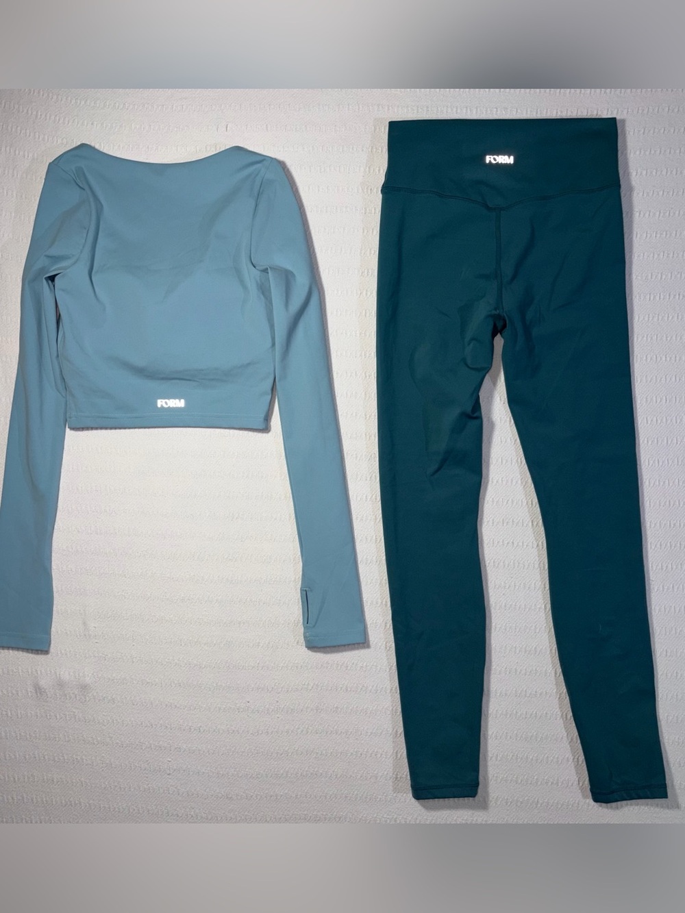 Form Athletics Workout Set Top & Core Legging Womens Size S/M Yoga Pilates